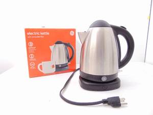 lot 445 image: GE Electric Kettle - Working