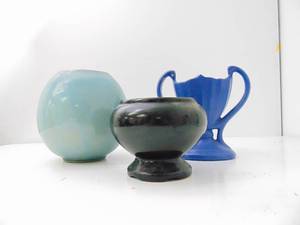 lot 232 image: Lot of 3 Ceramic Accent Decorative Pieces