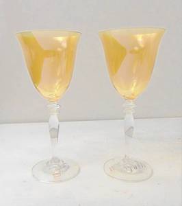 lot 400 image: PIER 1 Gold Luster Pair of Amber Colored Wine Glasses