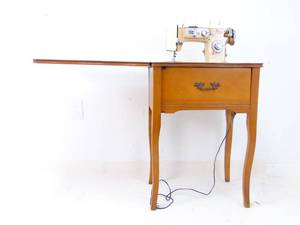 lot 567 image: Vintage Sewing Machine and Table Working - Viewable