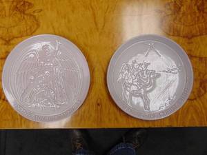 lot 241 image: FRANKOMA Pair of Nativity Scene Vintage Plates - SHOWROOM