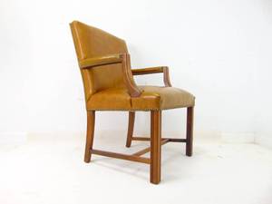 lot 115 image: Vintage Mid Century Golden Ochre Colored Vinyl Chair- SHOWROOM