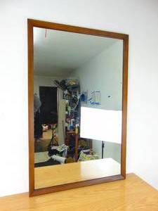 lot 559 image: Simplistic Vintage Wood-Framed Mirror - SHOWROOM