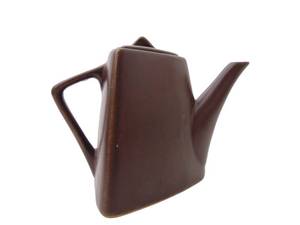 lot 408 image: Vintage Triangular Ceramic Teapot by DesignPac- SHOWROOM