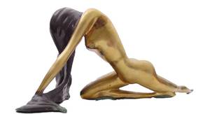 lot 40 image: Large Brass Vintage Sculpture of Lady 24 L  - SHOWROOM