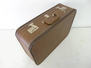lot 123 image: Airway Vintage Brown Hardcase Suitcase - SHOWROOM