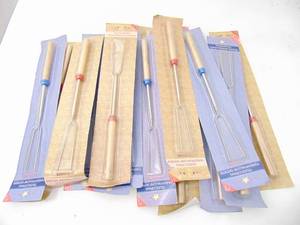 lot 309 image: Lot of 16 Marshmellow Telescopic Skewers