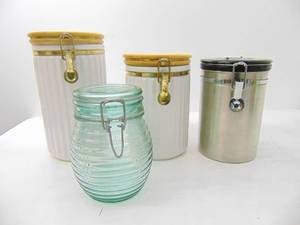 lot 313 image: Kitchen Storage Containers