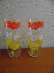 lot 326 image: Pair of Vintage 1970s Large Iced Tea Drinking Glasses - SHOWROOM