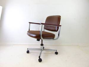 lot 96 image: Vintage Brown and Chrome Office Chair - Viewable