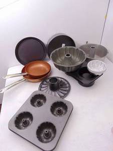 lot 364 image: Baking Items and Skillets - For the Baker