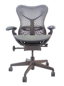 lot 43 image: Authentic Herman Miller Mirra Office Chair - SHOWROOM