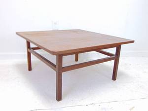 lot 472 image: Rectangular Vintage MCM Coffee Table Wood