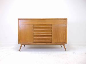 lot 3 image: Vintage Mid Century Buffet Credenza