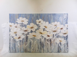 lot 522 image: White Flower Canvas Print 24 X 36