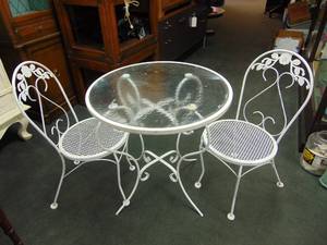 lot 44 image: Vintage Wrought Iron Bistro Set with Two Chairs- White