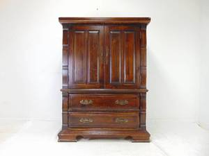 lot 316 image: Tall Chest of Drawers in Cherry Finish