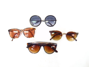 lot 542 image: Lot of Cute Sunglasses