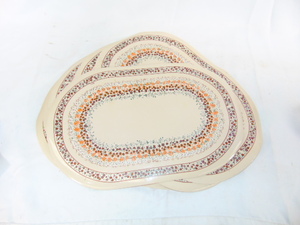 lot 548 image: Set of SIX Vintage 1970s Placemats