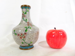 lot 129 image: Vintage Cloisonne Vase