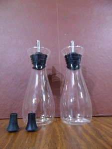 lot 559 image: Cole & Mason H103018 Sawston Oil & Vinegar Pourer
