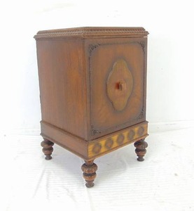 lot 12 image: Antique Cabinet