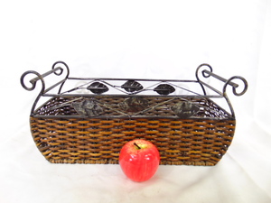 lot 441 image: Vintage Metal Handled Decorative Basket with Leaf Accents