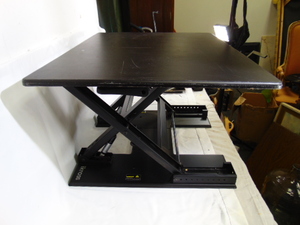 lot 173 image: iKross Height Adjustable Standing Desk 35- Black