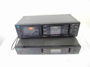 lot 292 image: Sansui D-79R Stereo Cassette Deck Vintage Hi-Fidelity Audio Component and SANSUI T-910 PLL SYNTHESIZER TUNER