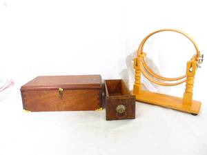 lot 364 image: Lot of Vintage Wood Items