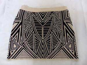 lot 372 image: FOREVER21 Geometric Print Sweater Skirt- Sz L