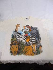lot 355 image: Vintage RARE Jerry Leigh Disney T-Shirt- One Size Fits All- Collectible