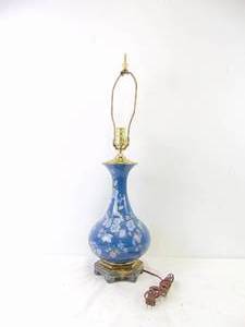 lot 184 image: Vintage Asian Style Blue Table Lamp with Floral Detail