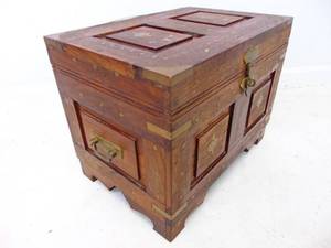 lot 189 image: Stunning Vintage Wood Chest or Box with Brass Inlay - India