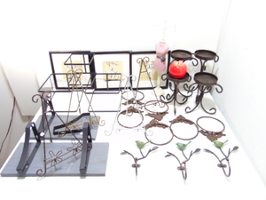 lot 601 image: Large Mixed Lot