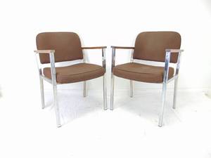 lot 74 image: Pair of Vintage Mid Century Brown Chairs with Chrome Legs