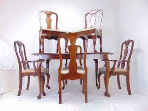 lot 1 image: KINCAID Furniture SOLID CHERRY Dining Set with 6 Chairs & Oval Table with Leaves