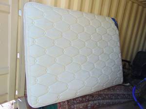 lot 172 image: SERTA Perfect Sleeper Queen Sized Mattress