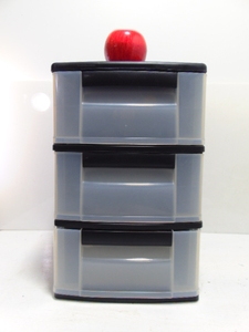 lot 630 image: Small Plastic Storage Drawers  Organizer