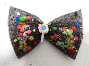 lot 635 image: Handmade Unique Bow with Beads Inside