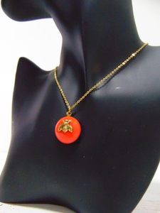 lot 654 image: JOHN WIND Vintage Bee Pendant Necklace