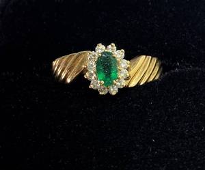 lot 84 image: Stunning Vintage 14KT Gold Emerald and Diamond Ring Size 6.5