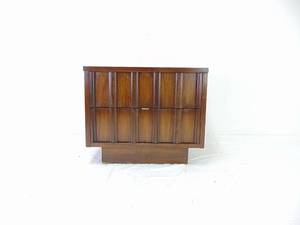 lot 115 image: Vintage Mid Century Nightstand