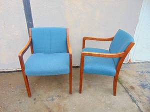 lot 668 image: Pair of Vintage Blue Chairs #2