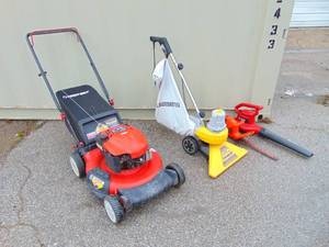 lot 171 image: Huge Garden Care Lot- Everything Works