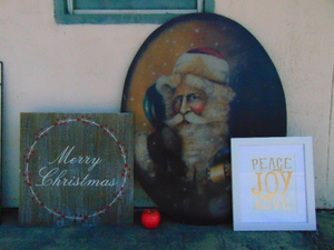 lot 372 image: Christmas Wall Decor Lot Ho Ho HO