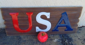 lot 376 image: USA Wall Decor (Great for Summer Fourth of July Planning)