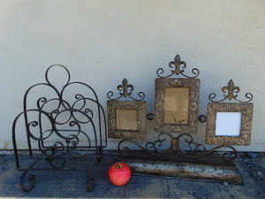 lot 382 image: Vintage Magazine Rack  Picture Frame Display Stand