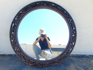lot 392 image: Vintage Look Round Mirror