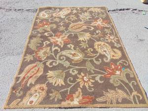 lot 183 image: Classical Paisley and Floral Wool Rug by Chelsea Home 5x7